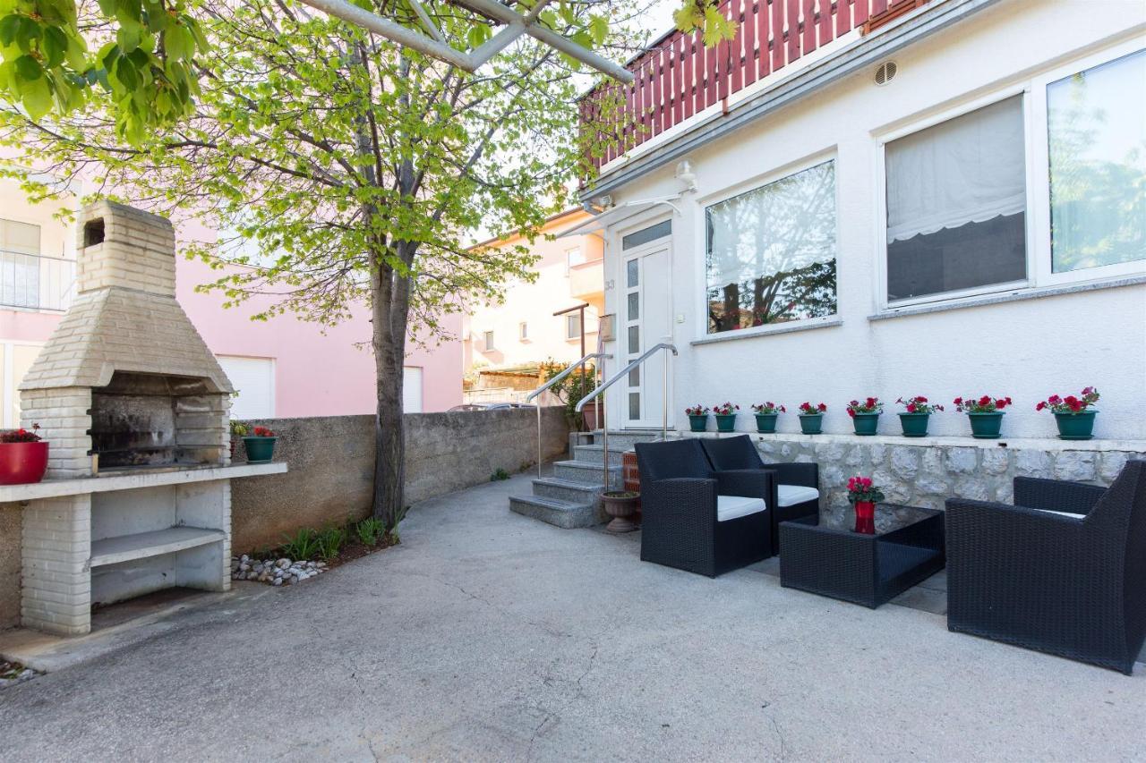 Apartment Rene Krk Town Exteriör bild